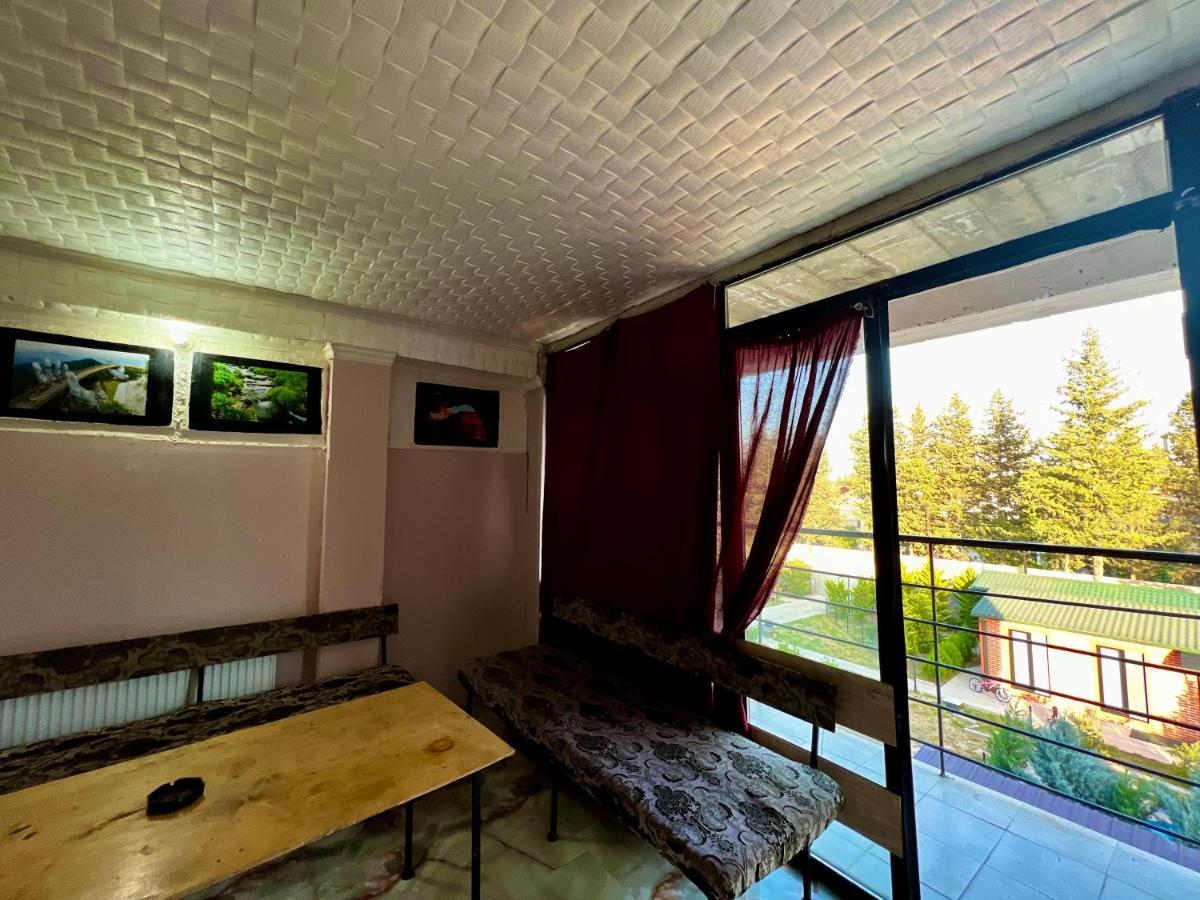 Smile Guesthouse Тбилиси Екстериор снимка