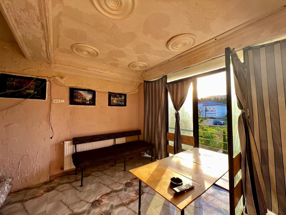 Smile Guesthouse Тбилиси Екстериор снимка